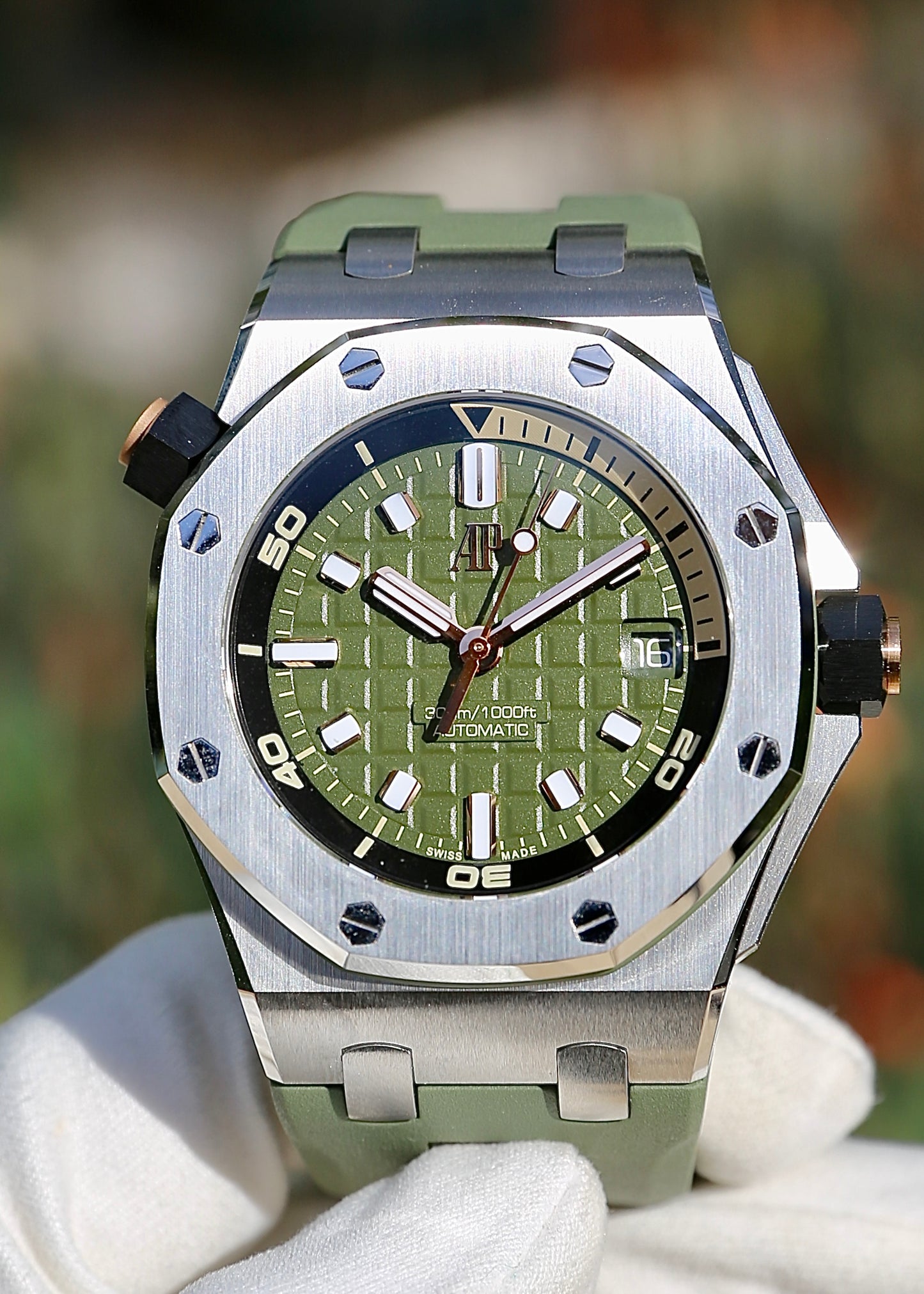 AP Royal Oak Offshore Chronograph 15720ST Khaki