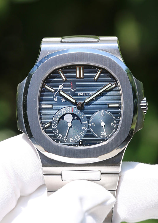 Patek Philippe Nautilus Moonphase 5712/1A Blue Dial New Buckle