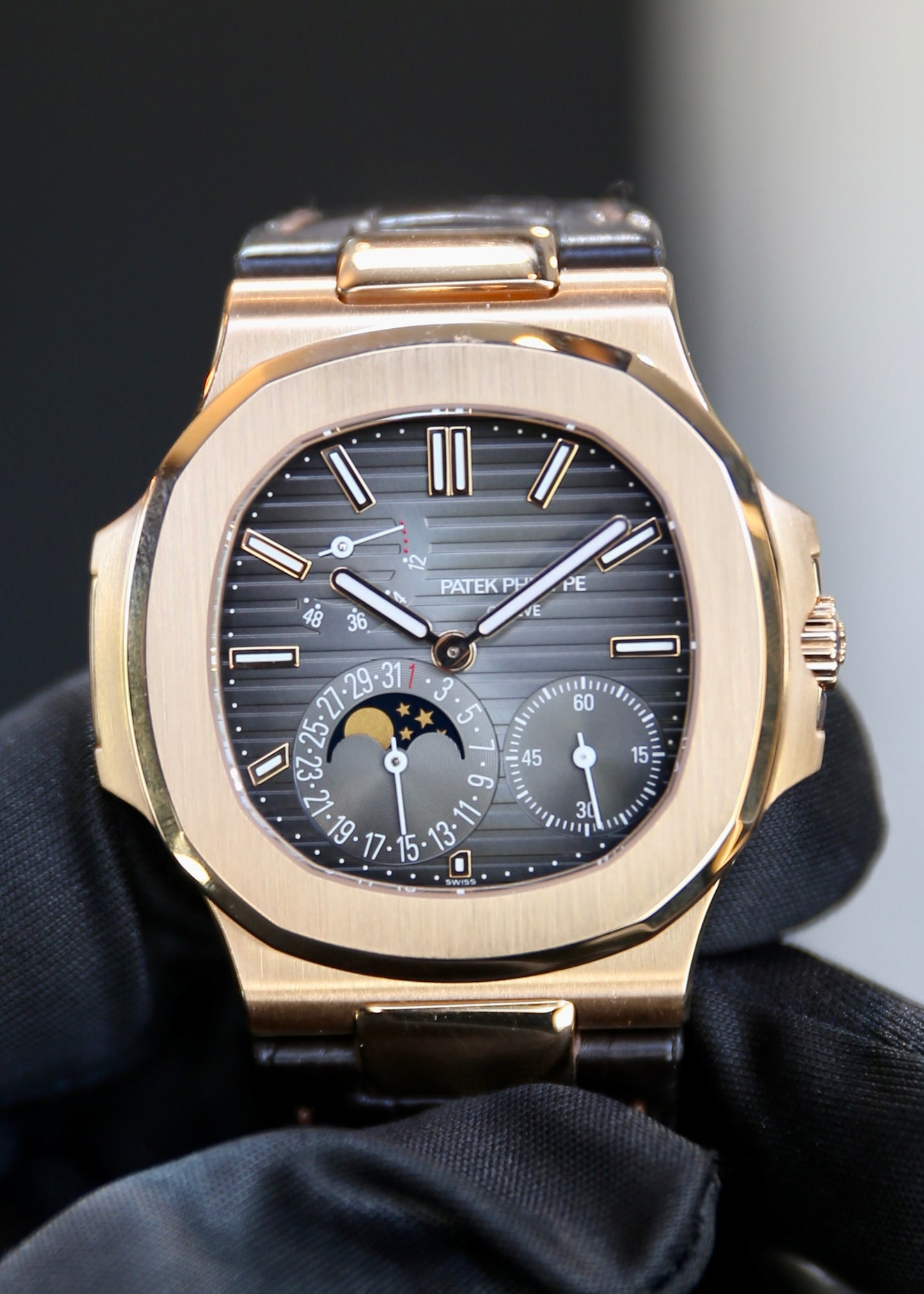 Patek Philippe Nautilus Moonphase 5712R 18K Rose Gold