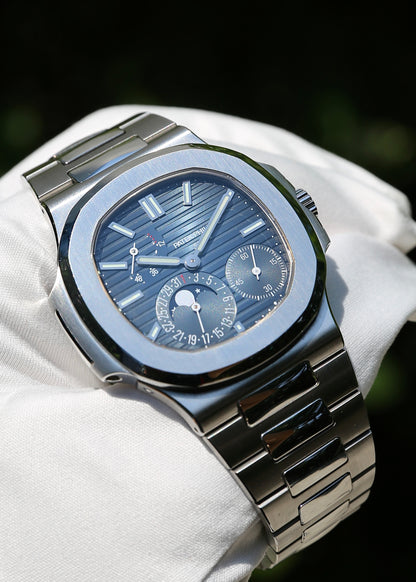 Patek Philippe Nautilus Moonphase 5712/1A Blue Dial New Buckle