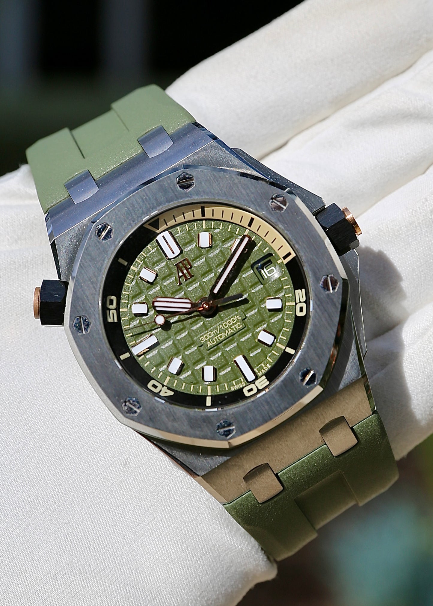 AP Royal Oak Offshore Chronograph 15720ST Khaki