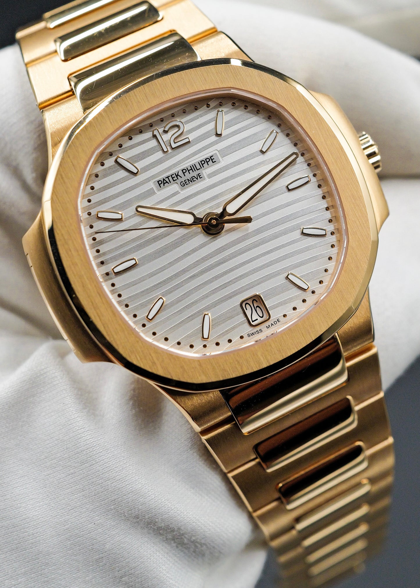 Patek Philippe Nautilus Ladies Automatic 7118/1R Rose Gold Silver Opaline Dial